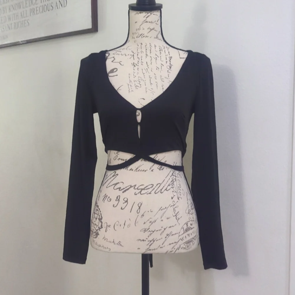 PRINCESS POLLY Keyhole Front Crop Top ~ NWOT